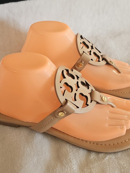 Tory Burch Shoes - Women’s Beige Tan Cutout Medallion Thong Sandals - Neutral Beige- Size 9-NEW